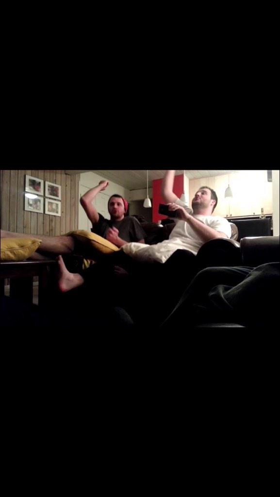 CadenaHunter's tweet photo. @NobodyEpic @LEGIQN when you see a hot girl wearing yoga pants and has a nice ass http://t.co/LgmKbIG6Kw