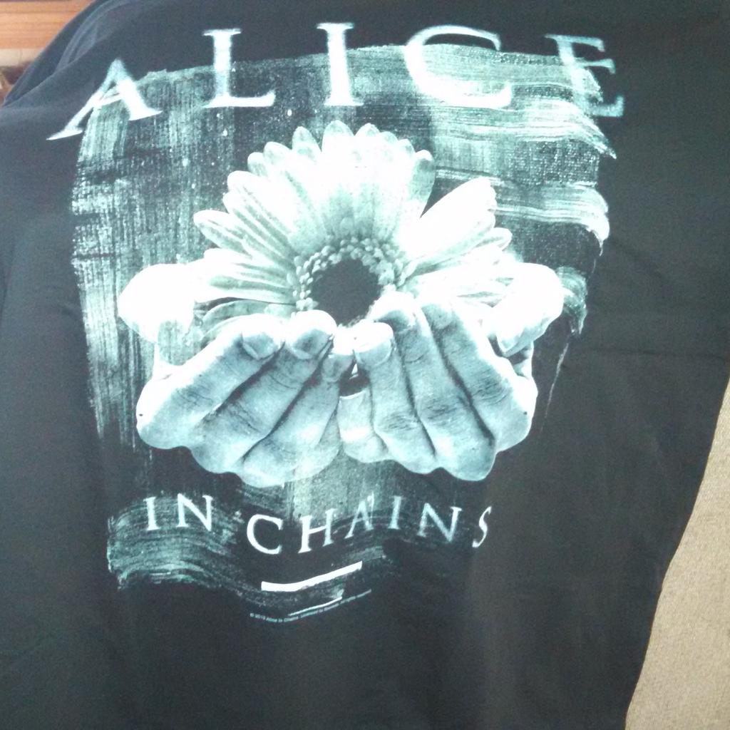 crazyforgoo's tweet image. Some more raffle items for the @WishlistPJ #causethewave #HealEB   event on 2/15 starting at 1pm  @TheTreeBar1