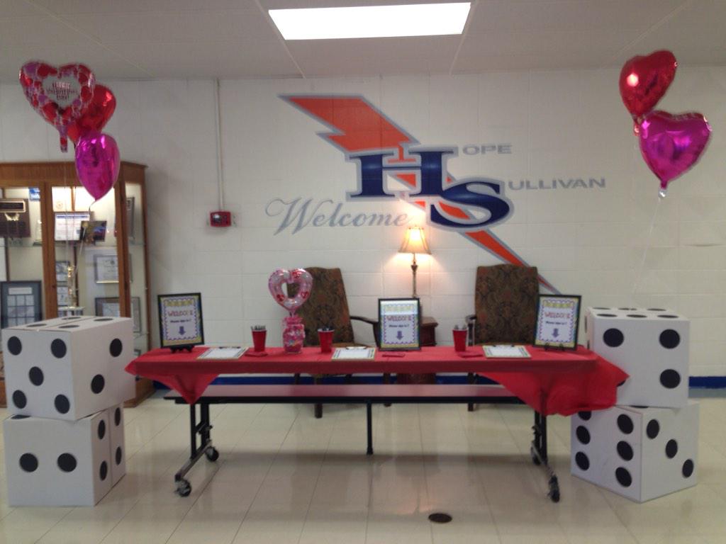 andreabambury's tweet photo. Family math night, theme- candy hearts and math smarts! http://t.co/tKcKLEjvGi
