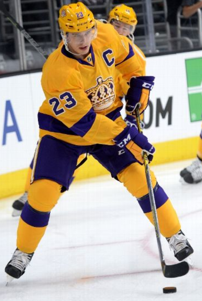 Chris Creamer  SportsLogos.Net on X: Here's Los Angeles Kings captain  Dustin Brown in their gold and purple 1960s throwback uniforms tonight #NHL  #LAKings  / X