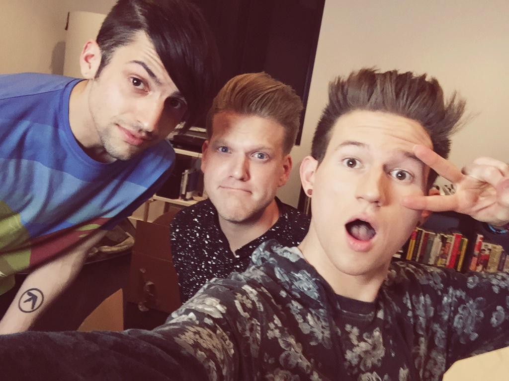 RickyPDillon's tweet image. Just filmed some super cute super fun super funny videos with @SUP3RFRUIT @scotthoying @mitchgrassi :~)
