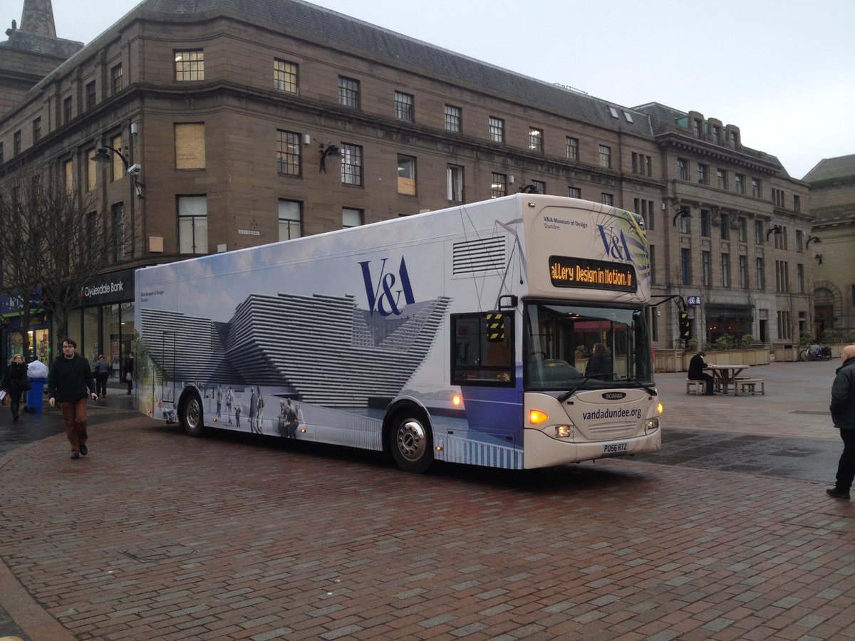 STVDundee's tweet image. Our roving reporter @stv_joe is getting on board the #DesigninMotion bus in City Square: dundee.stv.tv/209038/