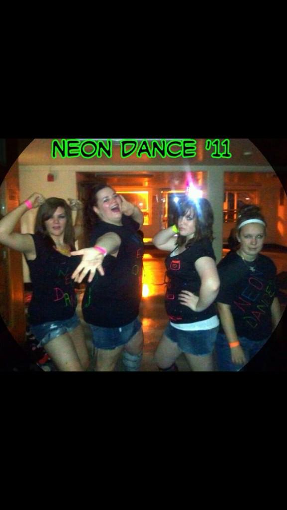 AlyssaRRandolph's tweet photo. @addearing @babysnakes_94 browsing through some old FB pics and found this gem.😬 #latethrowbackthursday http://t.co/ZxacDRl5NK