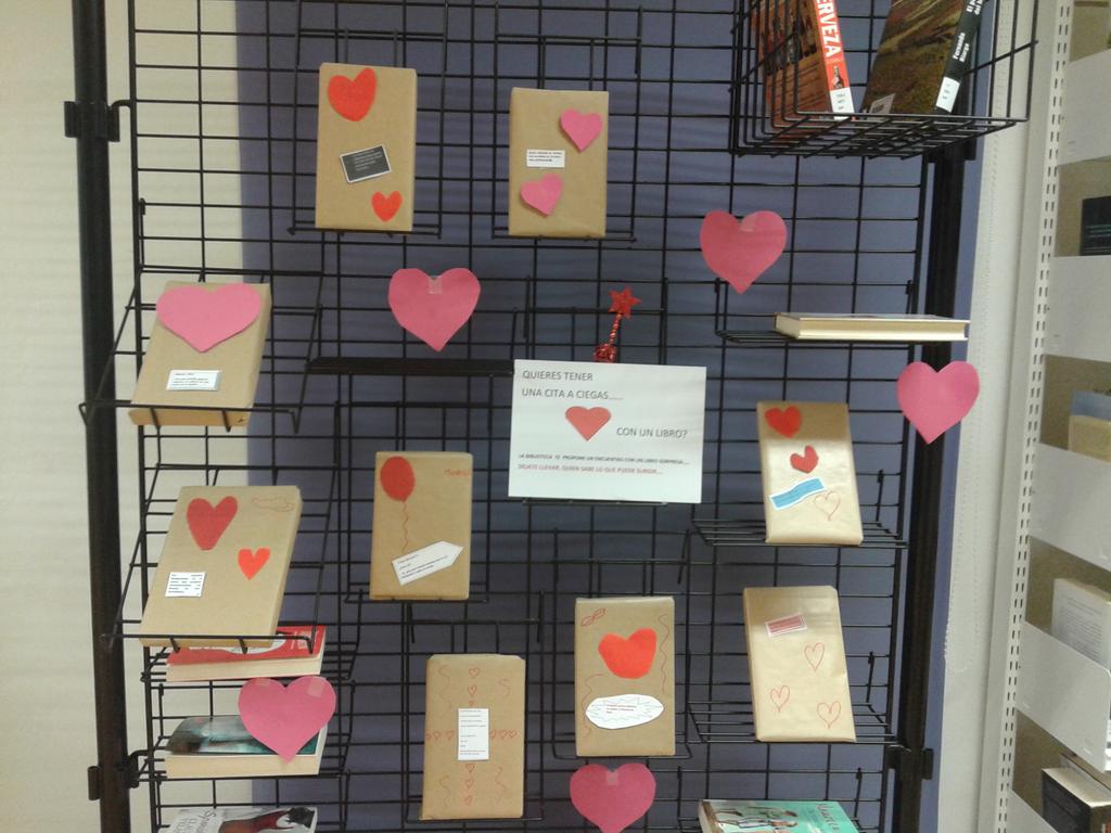 Por #sanvalentin Biblioteca #Benabarre te propone una Cita  a Ciegas. Pasa unas horas de pasión con un libro oculto