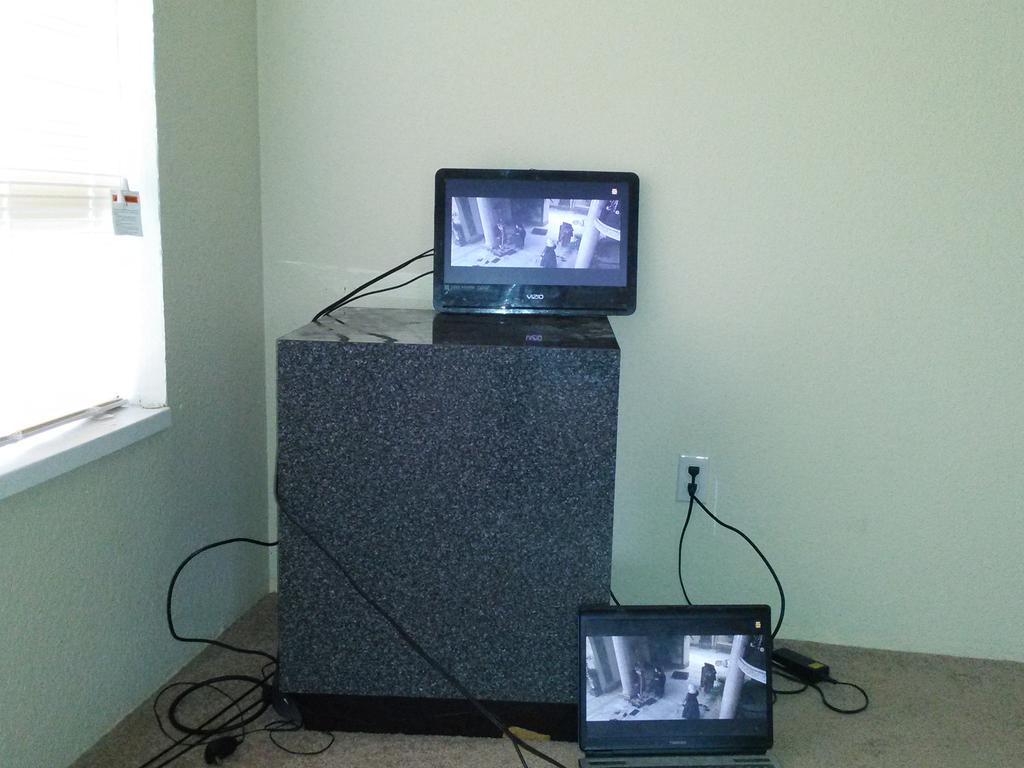 Mexicanpower007's tweet image. My smart TV 90's style #NoSoportoEsasPersonasQue no tienen sentido del humor