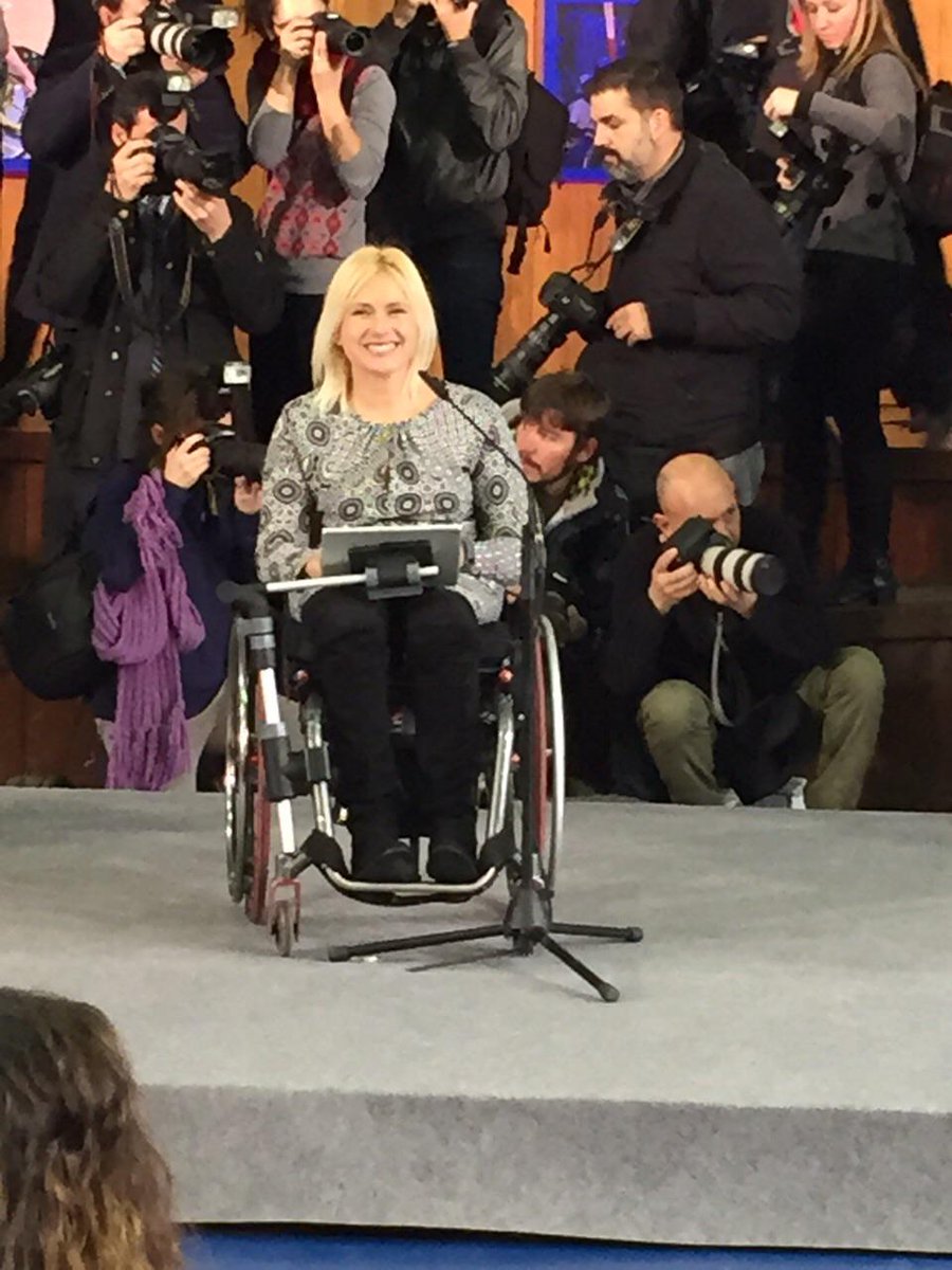CymalogESP's tweet photo. Momentos inolvidables presentando #Cymalog en el 40 Aniversario del @HNParaplejicos http://t.co/CqvwVoH76t