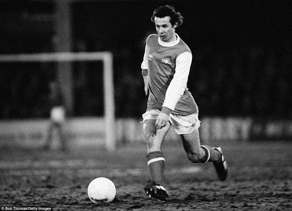 Happy 59th Birthday to the maestro Liam Brady. One of the greatest Arsenal players of all time 