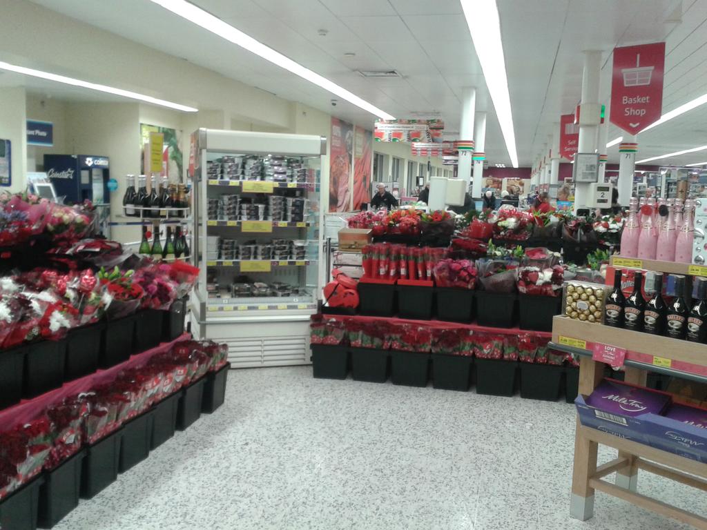 Love is in the air @Carlton2964 <a href="/r8chjones/">Rachel Jones</a> <a href="/JenAllmond/">Jen</a> <a href="/_SUPER16/">Super16</a> <a href="/stevevicks/">Steve Vickers</a>