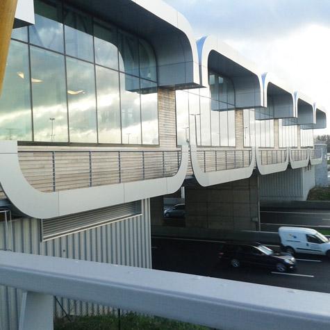 WeertGroep's tweet photo. Q8 tankstation, E42 (B) is gerenoveerd @GalvacoSA verzorgde verzinken en 2laags poedercoating: http://t.co/q8TYLQRnly http://t.co/mLWCMF73tw