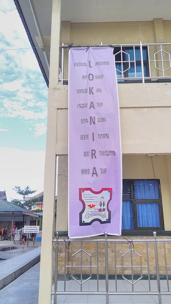 PramukaPraya's tweet photo. LOKANIRA XIII 11-15 feb 2015, di SMAN-2 Palangkaraya @KSTUBUNscout @kstubun http://t.co/GO9NuGC40N