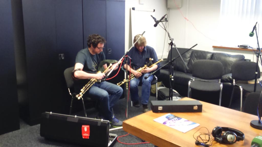 northernpipers's tweet photo. Live on @ronanbeo ar agus @raidiofailte  @RTERnaG at 3. @johnmcsherry3 http://t.co/6peJ5uvI0D