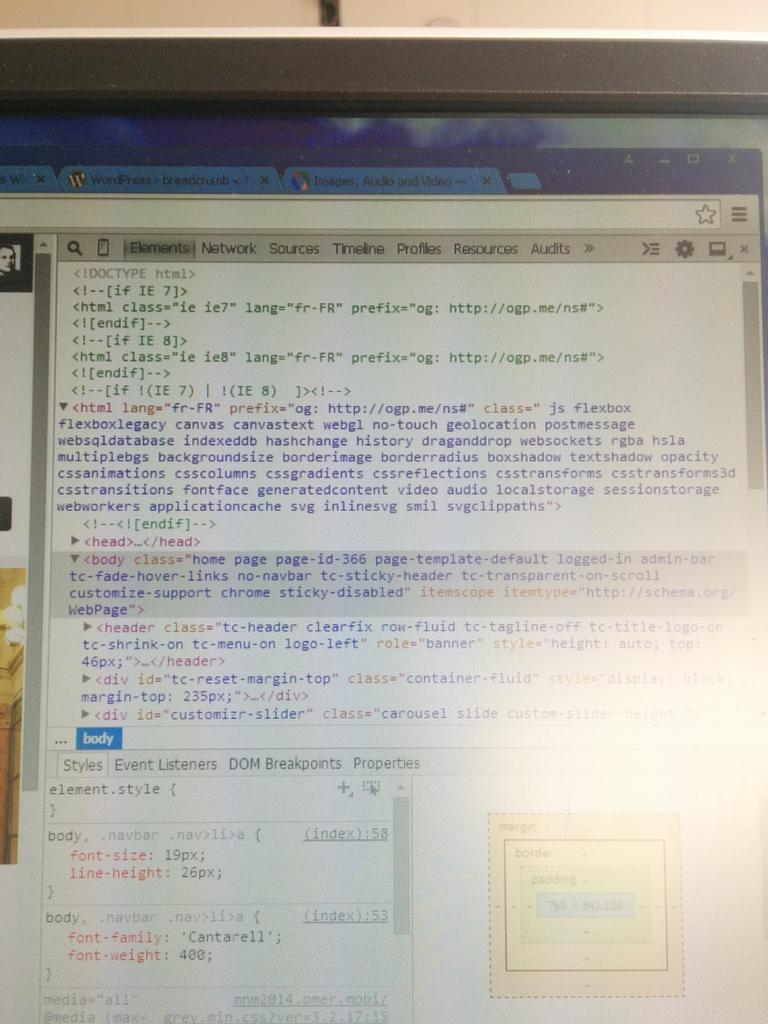 _omr's tweet image. Dernières retouches sur la première version du projet #m du @mnm_p3 #codehtml ... /cc @audreydg @seeksanusername