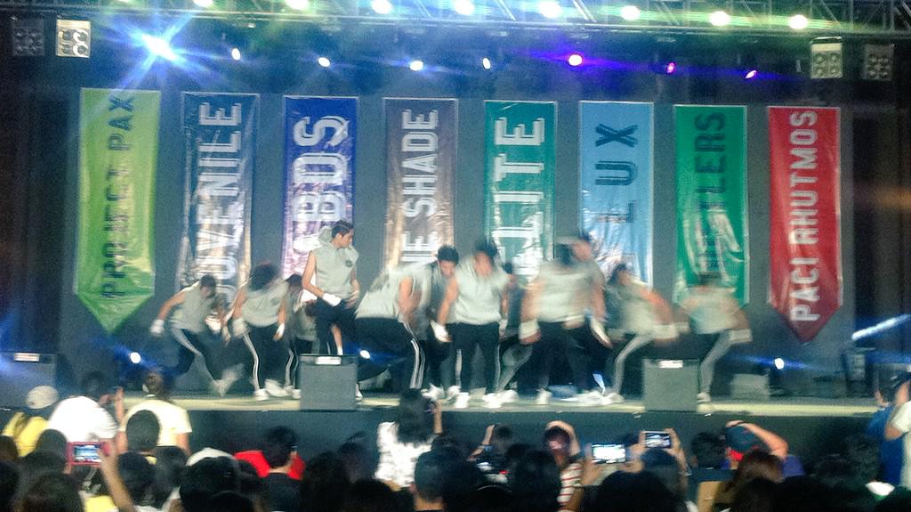GrabCarl_'s tweet photo. Go @oneshade !!!! #HYPE2015OneSHADE http://t.co/9jZD8XGfdl