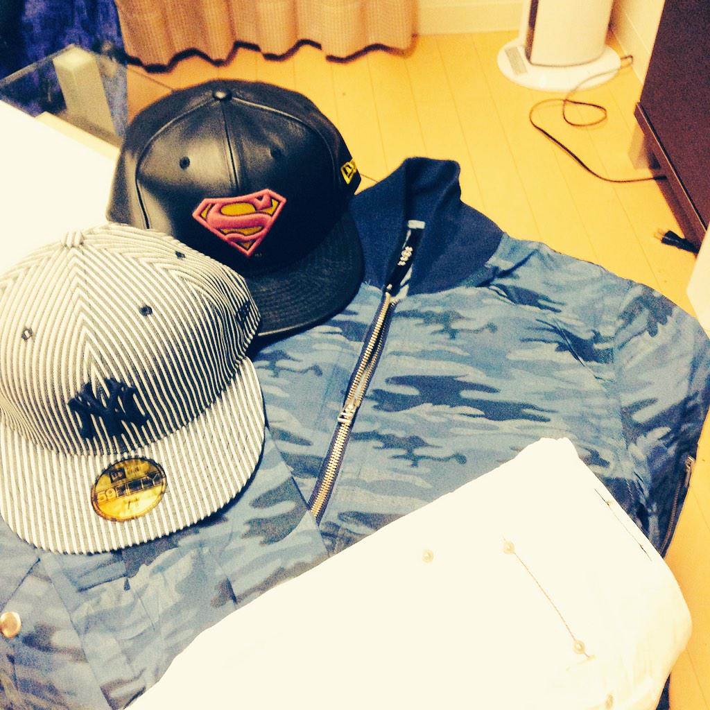 ryu_2ooo's tweet photo. 買ったった!👕👖👒
えいちゃん付き合ってくれてさんきゅ!
#そーとー飛んだ諭吉さん
#MA-1
#ARGOS
#マエムラ
#Blake
#NEWERA
#glu
#EDWIN
#SUPERWAN
#NY http://t.co/DF3tmMFxsP