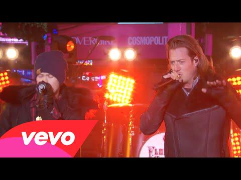 RanchKitchen's tweet image. Cruise / Sun Daze / This Is How We Roll (Medley) (2015 New Y... vid.staged.com/TT2n #westernbathroom #luxurybath