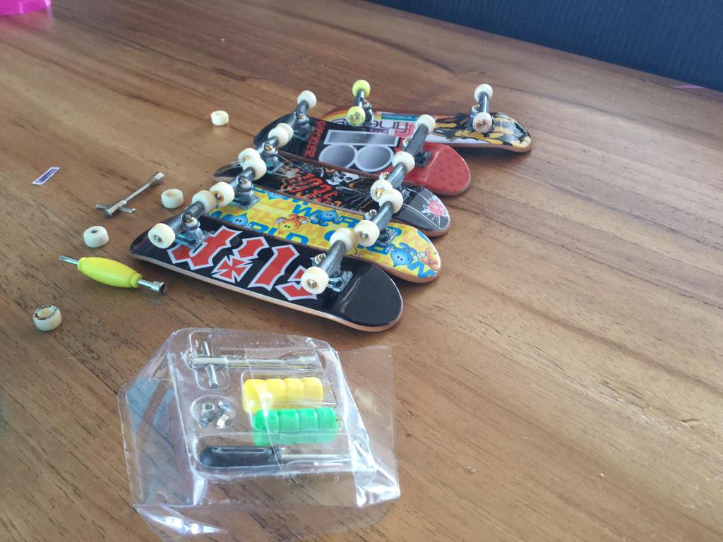 deckmasterz's tweet photo. Dit zijn mijn beste skateboards! http://t.co/HcmFBaX2GE