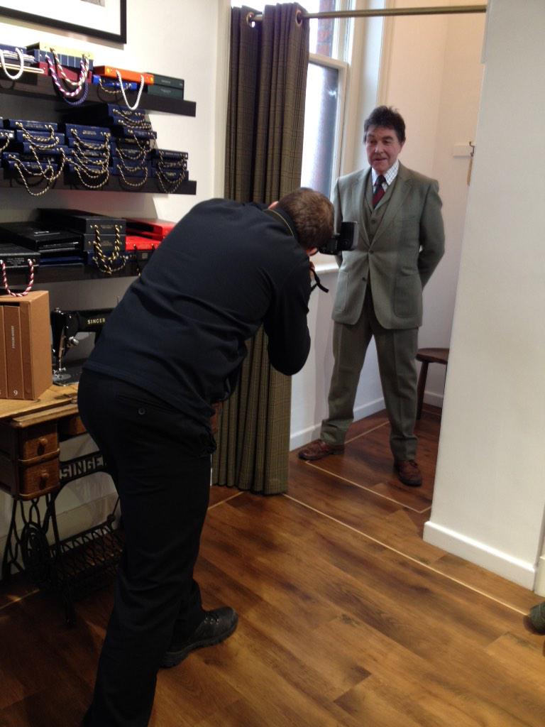 Local historian @RichardF_Derby in his 1 of a kind Suit made from Derby Tweed, under the close eye of <a href="/DerbyTelegraph/">DerbyTelegraph</a>