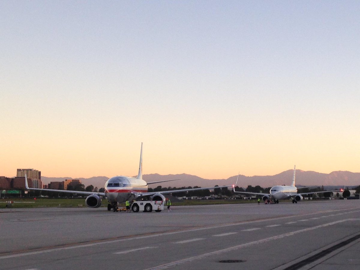 caaptainbrad's tweet photo. Happy Friday the 13th from the ramp at SNA. http://t.co/WH82HIxRto