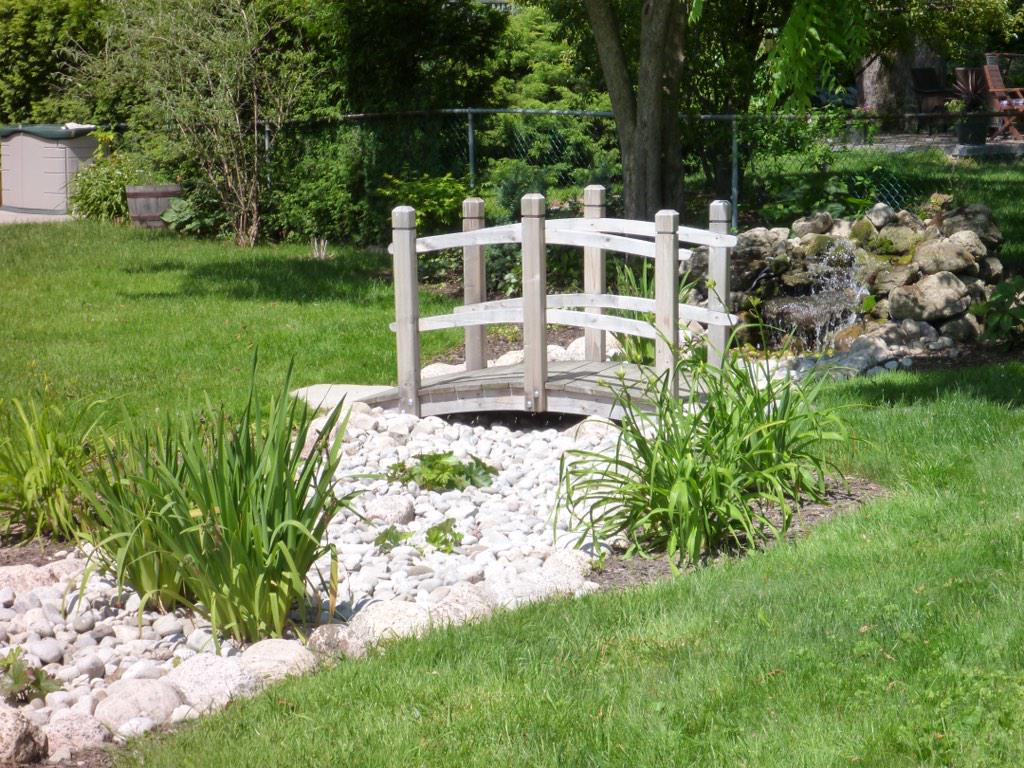 seanjamesdesign's tweet image. #waterriskybusiness: homeowners are becoming more and more open to #LID features such as rain water gardens. @CVC_CA