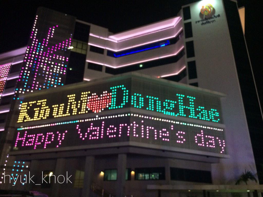 kiminz129's tweet photo. เจ๋งอ่ะ!!! >\\\\< ♥ @ikmubmik @donghae861015 RT @ hyuk_knok: งานคิเฮก็มา #ThaiELFProject #KiHae http://t.co/Xp3ZdWBIsO