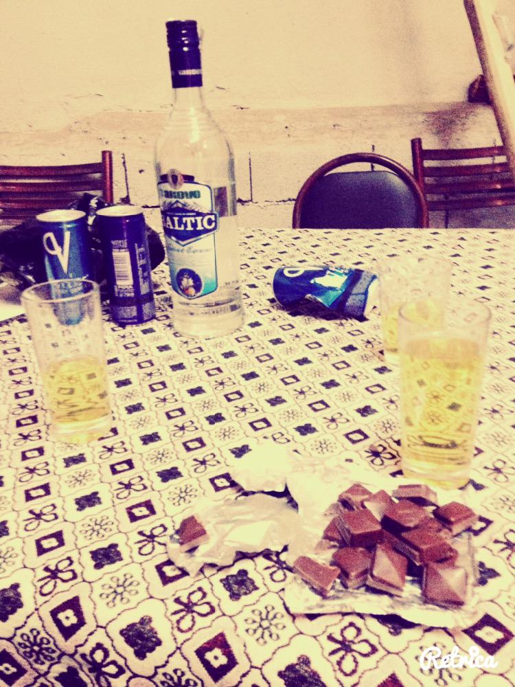 ArdaBoker's tweet photo. Yine başladık içmeye hadi bakalım hayırlısı...Volkan telli ile birlikte mekanımızda. http://t.co/qaoKAFex4A