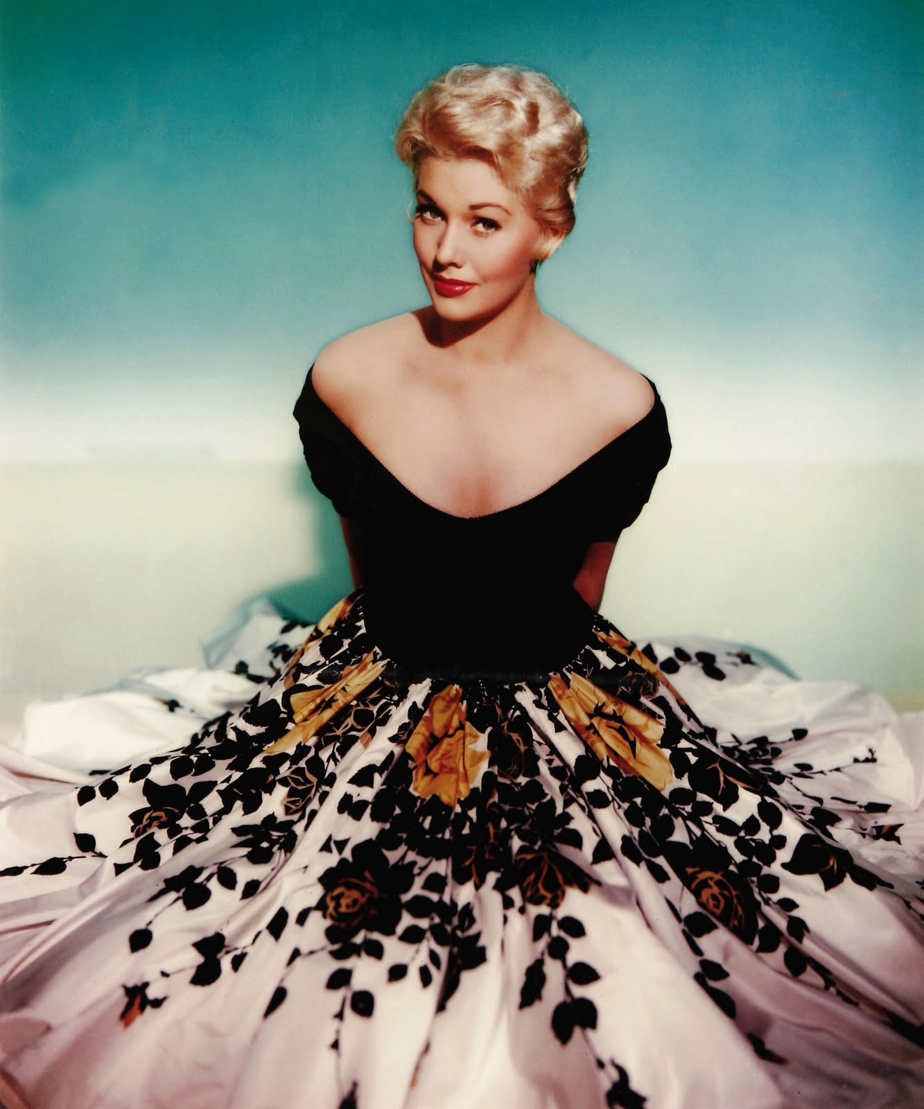 Happy 82nd Birthday to the gorgeous Kim Novak! Many happy years to come! 