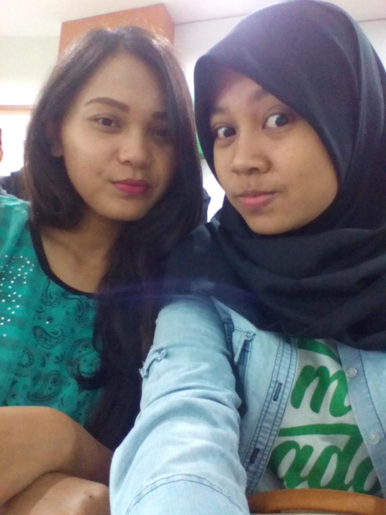 kumaladewisoe's tweet photo. Sblum selfie beneran buat savekpk  ☺😄 http://t.co/dwB5SHWFp2
