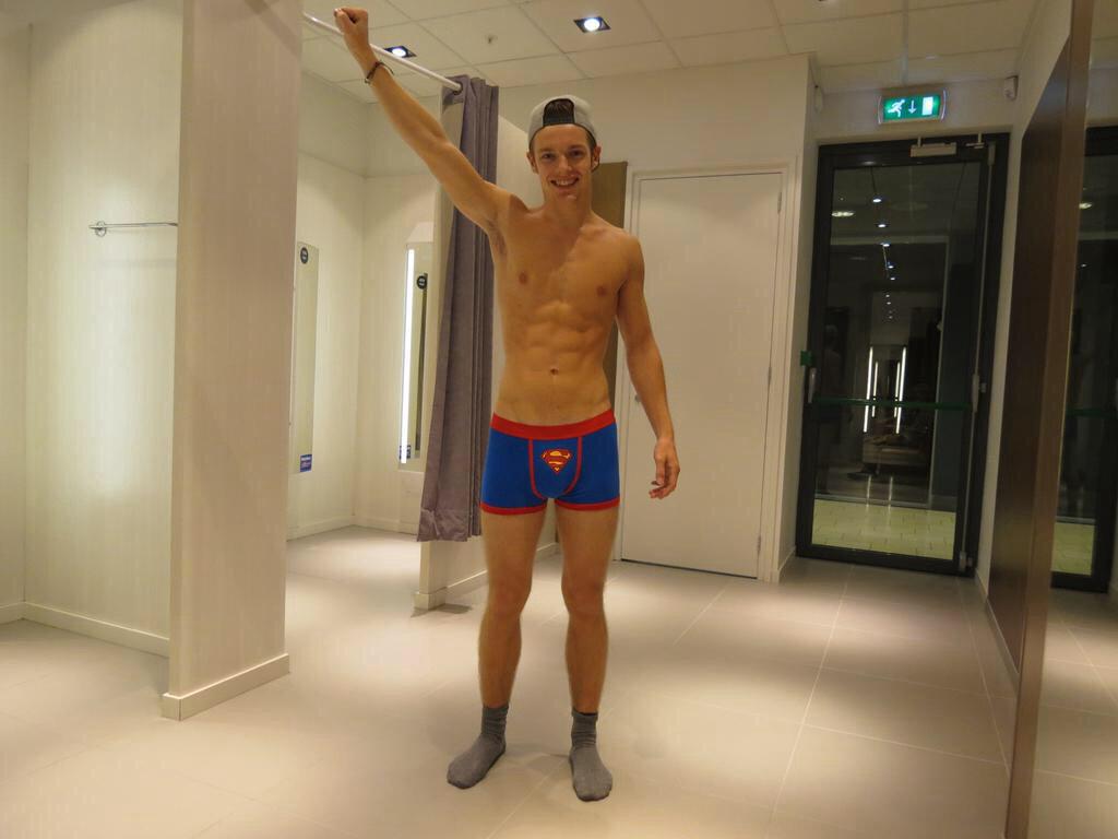 pic.x.com/m50e4FuLnb