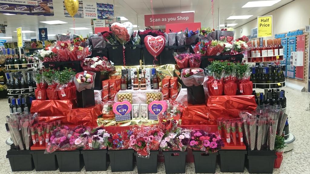 Tigger_jo's tweet photo. Love is in the air at Rickmansworth http://t.co/uTZuyvor5m