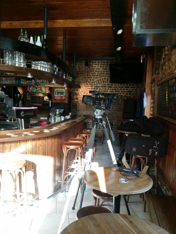 InExtensoULB's tweet image. Non non on n'est pas venu boire un coup,  on tourne toujours la 1ère d' @InExtensoULB! Restez connectés!