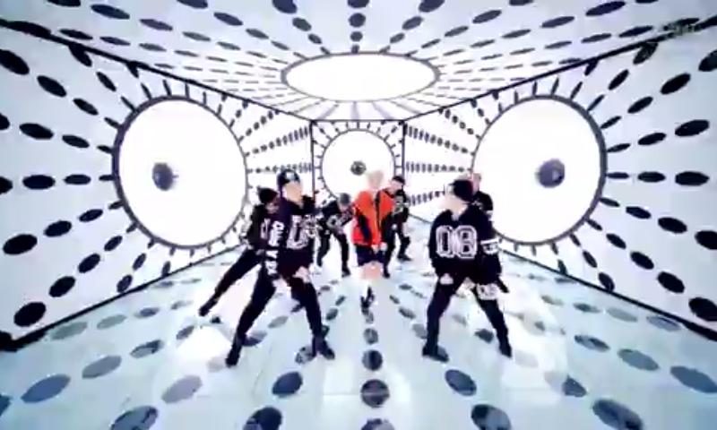 aErXuOm's tweet photo. Belum liaatt :'o "@KpopersINDRoom: Suka jogetnya atuhlah :') [MV] Amber - Shake That Brass #KIRpictspam http://t.co/Pjl0RzCiyv"