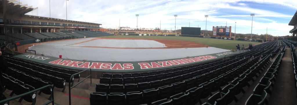 Drew_Sannes_'s tweet image. Opening Day with a new Family. #UND #baseballsback ⚾️