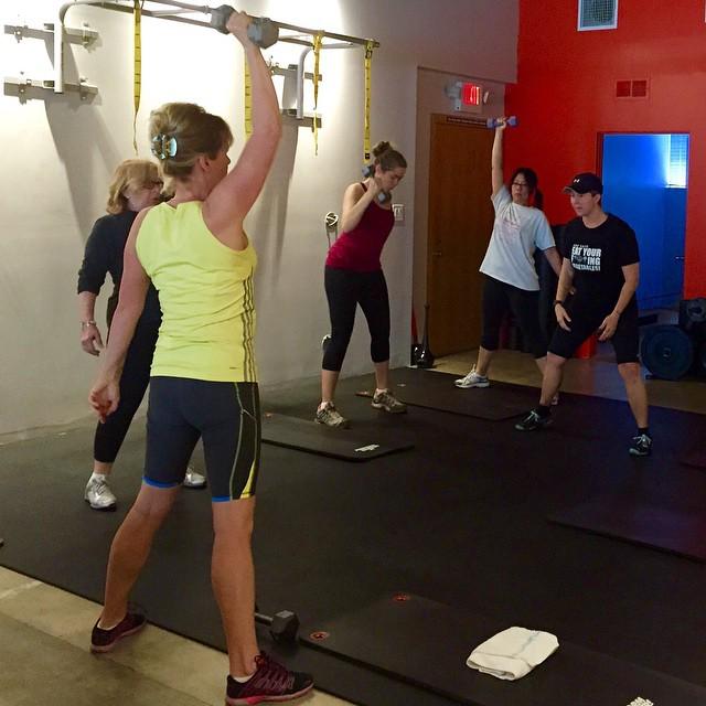 KinesisLiving's tweet image. @coachkimmie instructing the #killerworkout #class! #singlearm #dumbellsnatch #unilateral … ift.tt/1A4KB3b