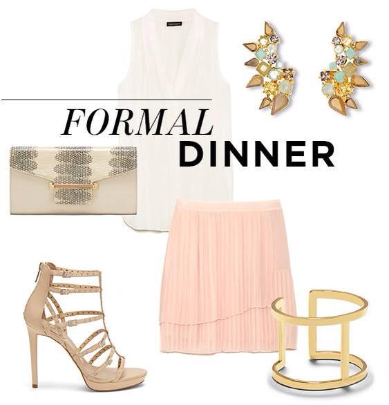 Cuales son sus planes para este San Valentin? Este romántico outfit es ideal para una cita formal.