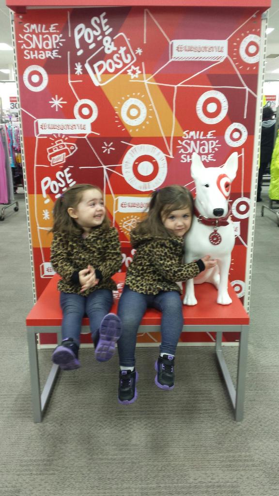 LukeTaylor72's tweet photo. Target selfie @Target @targetdog1  #benchseries #targetdog http://t.co/DGBEp0Du5p