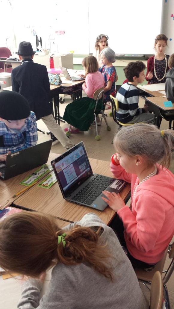 LincroftLevine's tweet photo. Third grade students using their google chrome books to research images for their Healthy-U Poster.@MrTrezzaMiddPe http://t.co/C07l4LTuJ4