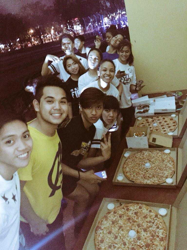 Marlyn_Marie's tweet photo. Squad goal achieved @oneshade #HYPE2015OneSHADE http://t.co/8okuVNDa8s