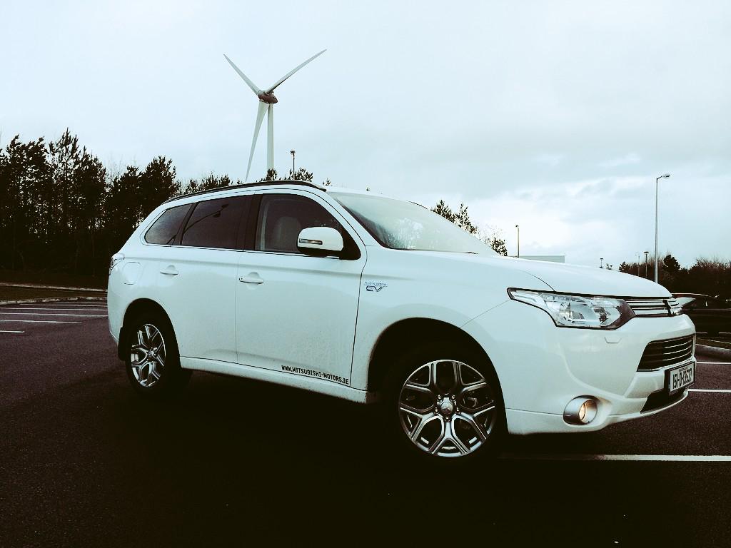 Delighted to become brand ambassador for <a href="/Mitsubishi_IRL/">Mitsubishi Motors</a> plug in electric vehicle #PHEV <a href="/Drive4Zero/">Drive4Zero</a> <a href="/DanSeamanMotors/">Dan Seaman Motors</a>