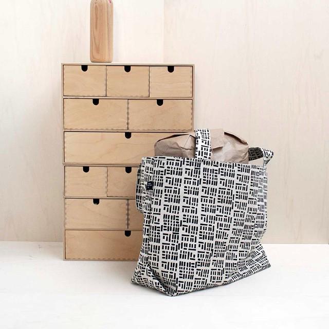 manongarritsen's tweet image. NEW and online. Our new shopper XL with the Blocks pattern. #urbanpatterns @jn_jessicanielsen