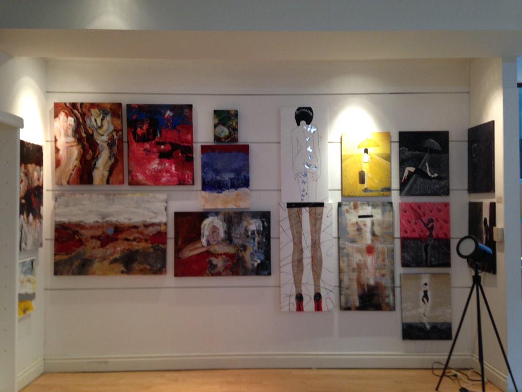 RoamGallery's tweet photo. Come by on Feb 19th to meet the artists!! @PeoplePersonJen @MonikaBlichar #art http://t.co/mM7XwaFr0e