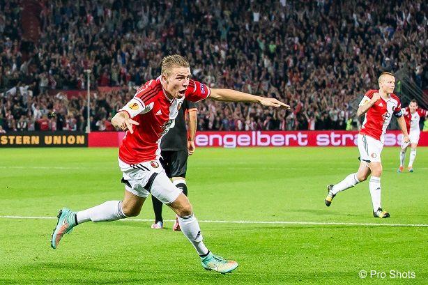 Plakplaat63's tweet image. Als iedere Jeugdspeler #Feyenoord nou het voorbeeld van @svenvanbeek16 volgt, ben je op je 32e ook gewoon miljonair.