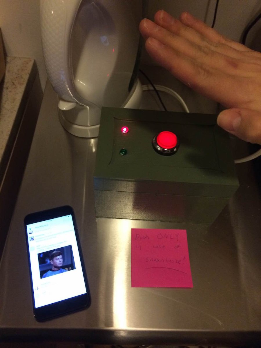 Madwellington's tweet photo. "If only there was a way to IM everyone about the arrival of snacks and drinks with just the smash of a button..." http://t.co/GvlDQivdGP
