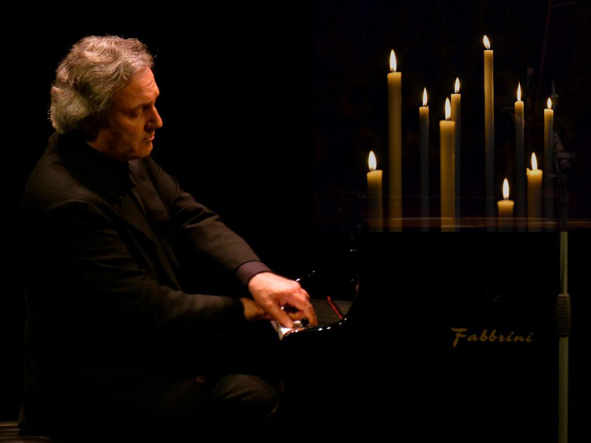 Illuminiamoci di meno!! Stasera a #Matelica al teatro Piermarini <a href="/plateaviva/">AMAT</a> bit.ly/1KSTfq4