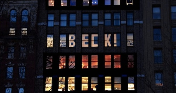 BuzzFeed's tweet photo. Multiple “Beck” Signs Were Spotted Around Kanye’s Outdoor Concert http://t.co/YpFgnc4XnO http://t.co/zIFa6UImjE