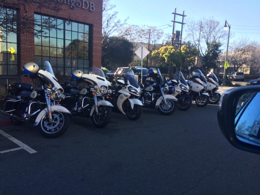 angularjsuk's tweet image. "@rossdakin: Obama speaks at Stanford. His motorcade goes to @PhilzCoffee http://t.co/LDI8RwanK4" and at MongoDB HQ no less!!