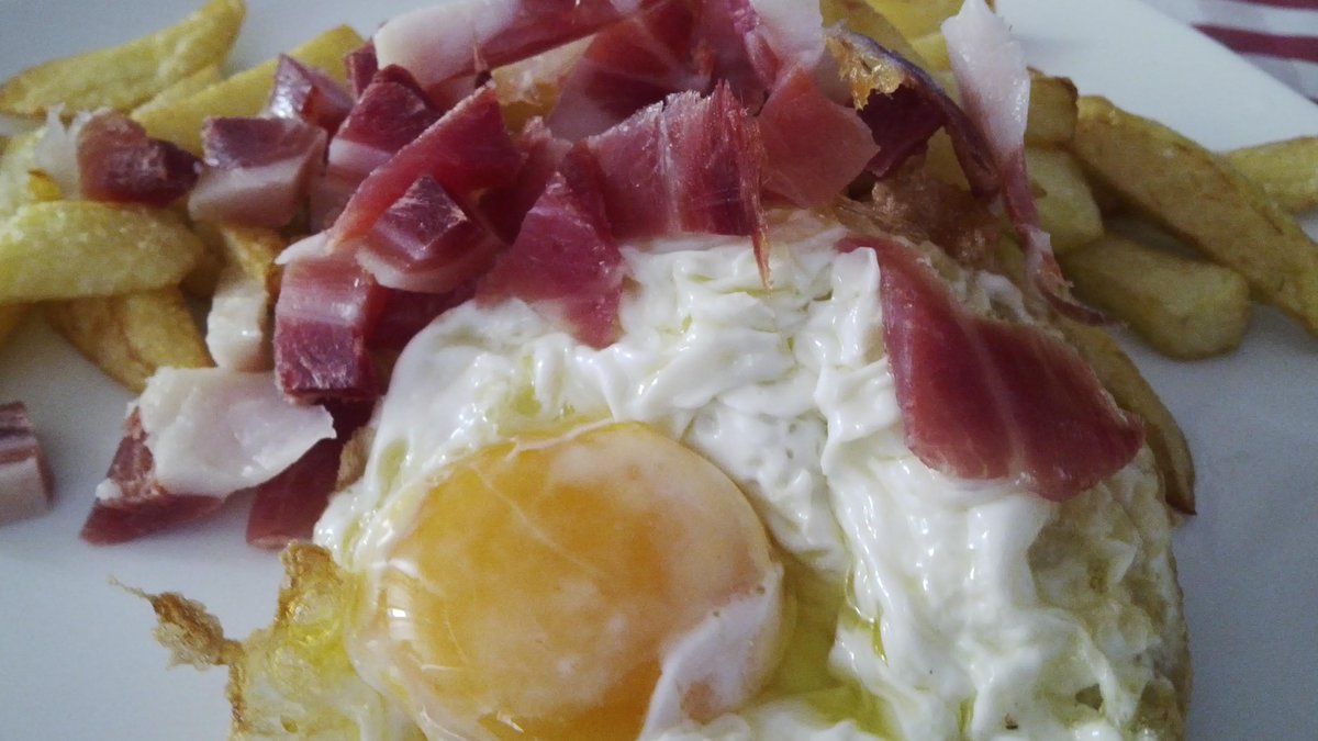 vicky_sanchez93's tweet photo. Unos huevos con Jamon!?? 
Pureza pura... http://t.co/ux0ng3wUMr