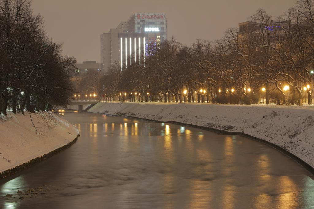Schulzinho10's tweet photo. Otiš'o si sniježe ostala je tuga #Vilsonovo #Kalajevapromenada @OvoJeBiH http://t.co/MVI1yX5APK