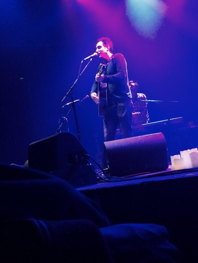 amba_asti's tweet photo. Had the best time seeing @joshuaradin at the house of blues! What a great artist!!! http://t.co/SiKfqEy97n