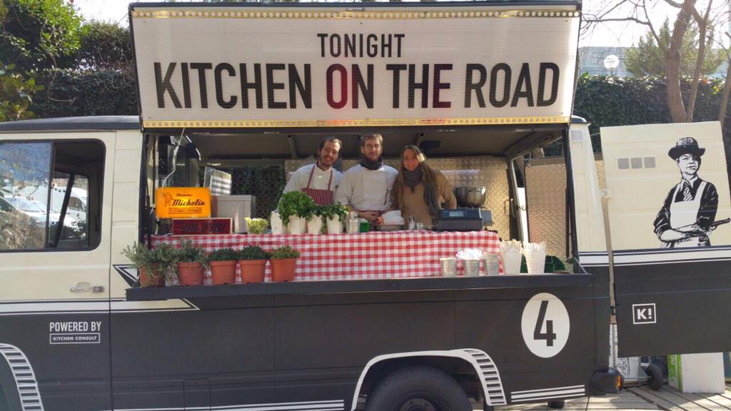 MadrEATmarket's tweet image. De cuatro con su nueva furgo!!!!! Nos mola mucho😵!!!!!