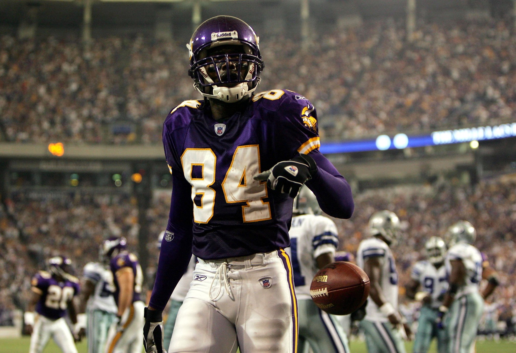   Happy Birthday to one of the best receivers of all-time...RANDY MOSS! 